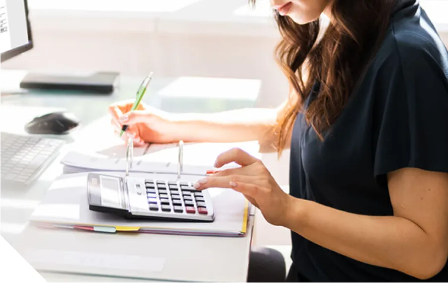 見積もりを作成する様子