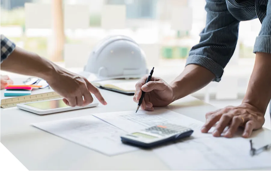 見積もりを作成する様子